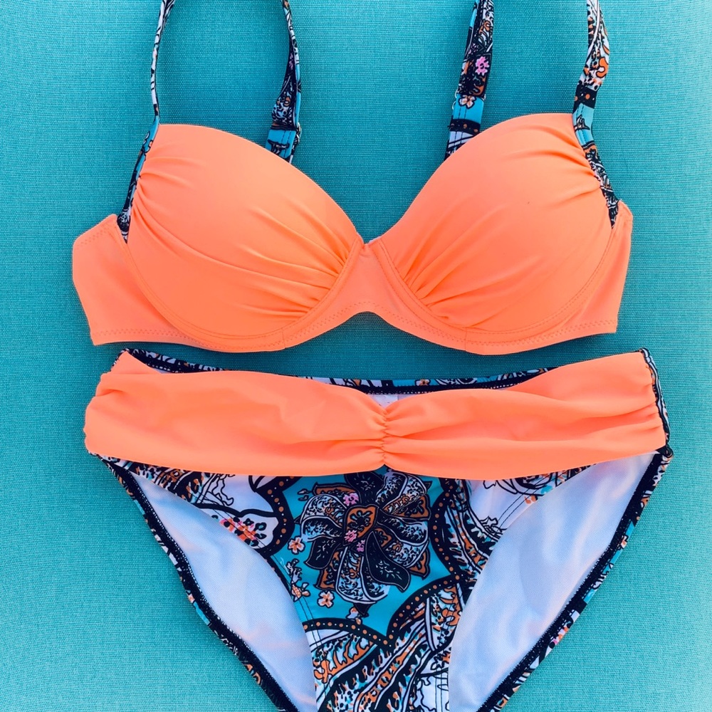 🎊SALE🎊Underwire Push Up Swimsuit (Peach) - Picture 2 of 8